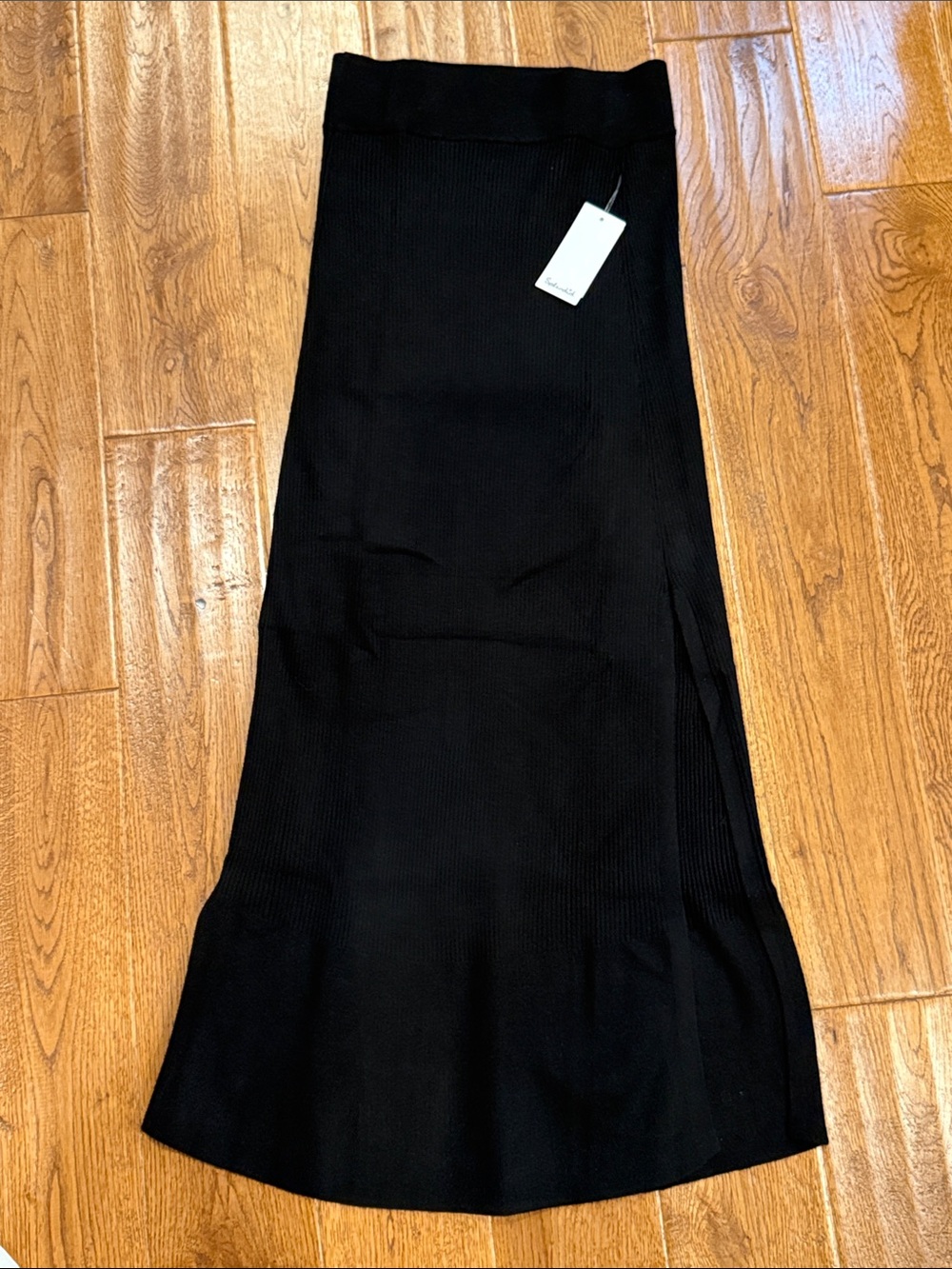 Splendid knit long skirt with side slit